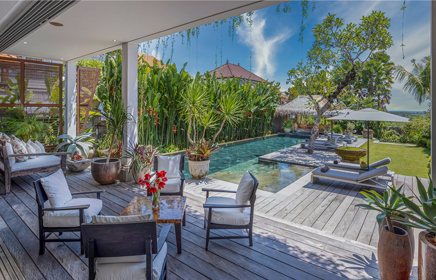 Villa Mandalay Dua - Relax and enjoy the poolside